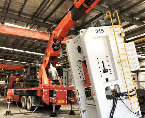 德兴附近随车吊出租，轻松解决运输难题