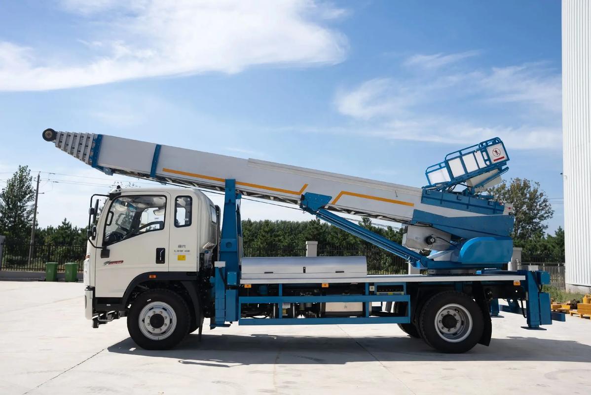 德兴云梯上料车租赁费用