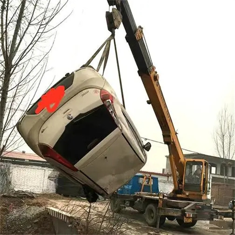 德兴随时待命，吊车24小时道路救援服务全解析